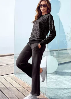 Bench Animal Print Sweatshirt 7 Bench Animal Print Sweatshirt -Lascana Outlet Shop Bench Animal Print Sweatshirt60296022FRSP W01