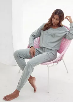 KangaROOS Slogan Print Pyjamas -Lascana Outlet Shop KangaROOS Slogan Print Pyjamas67395267FRSP W01